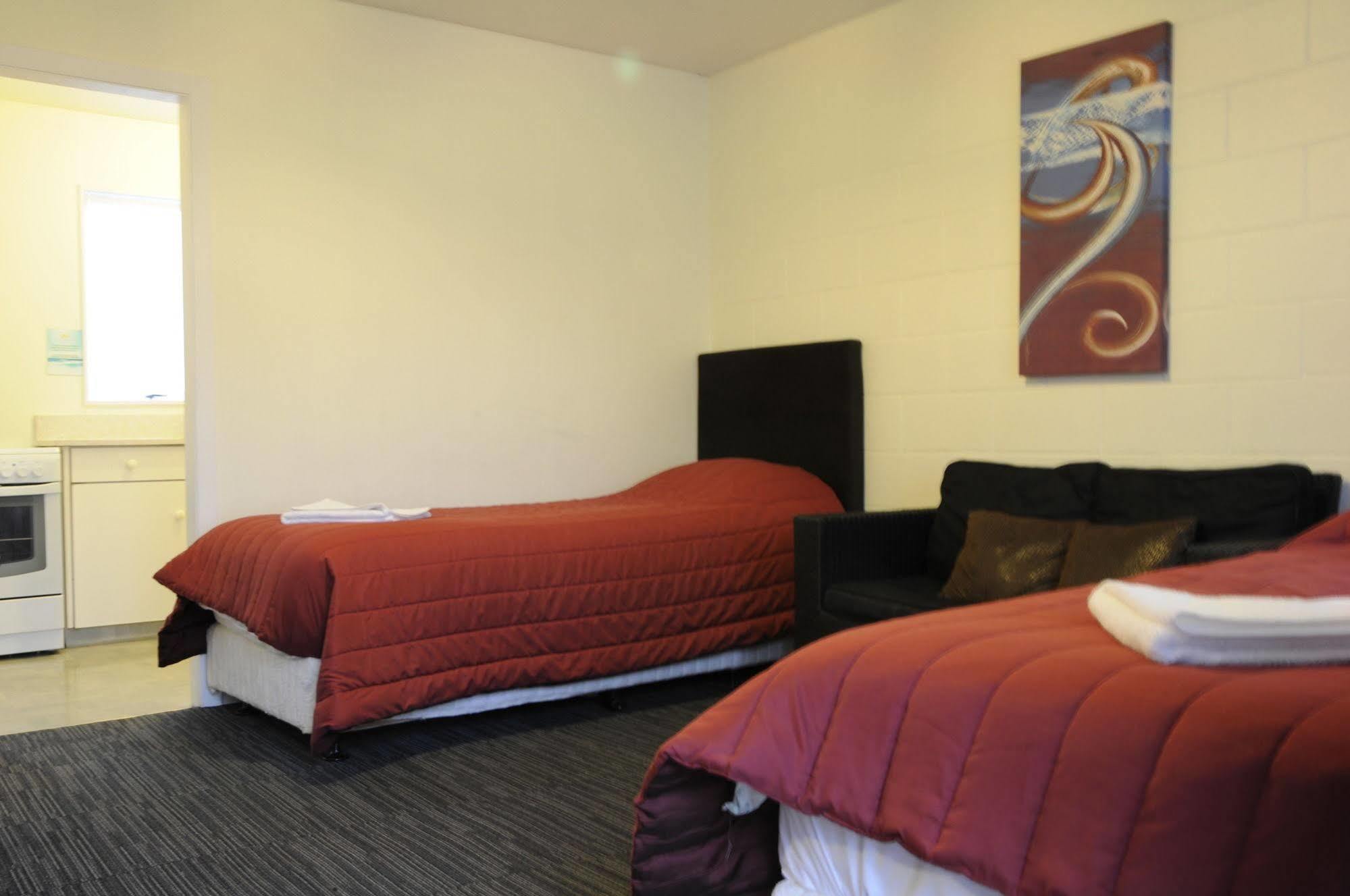 City Worcester Motel Крайстчърч Екстериор снимка